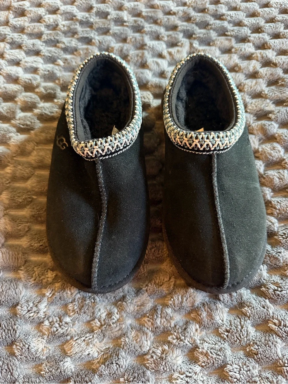 UGG Black Slip-On Sheepskin-Lined kids Slippers with Braided Trim